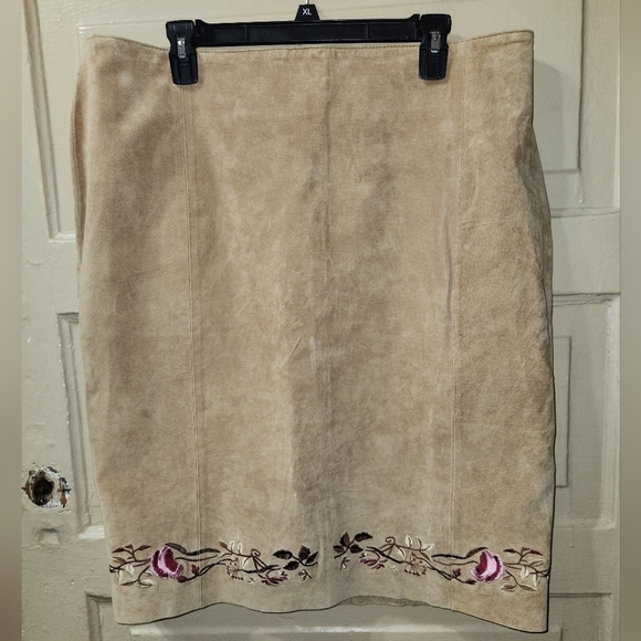 Lane Bryant Vintage 100% Genuine Leather Shell Embroidered Midi Skirt NWT - Picture 3 of 8
